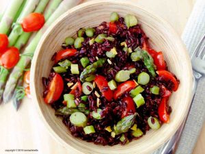 ricetta con riso venere, asparagi, pomodorini, ricetta, riso venere, riso nero, riso integrale, ricetta riso venere, riso nero
