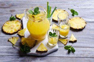 Succo di ananas, limone e zenzero, ananas limone e zenzero, brucia grassi, disintossicante, disintossicarsi, dimagrire, perdere peso, cellulite