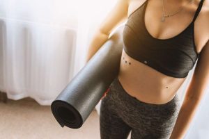 Come si svolge una lezione di yoga, tappetino yoga