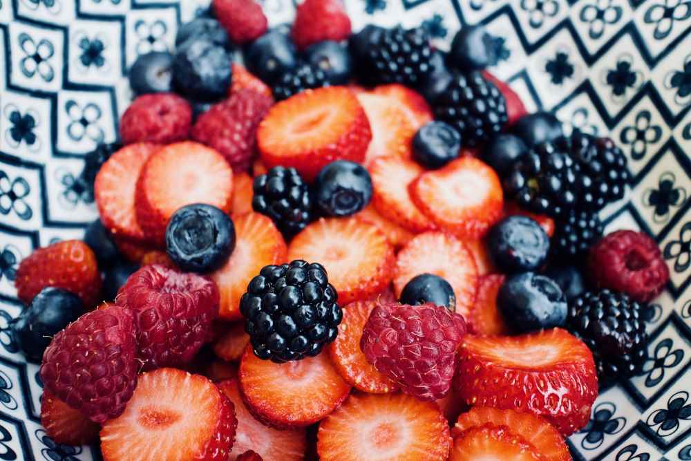 Gran caldo: cosa mangiare. frutti di bosco, fragole