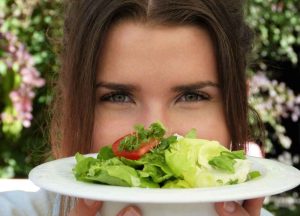 ritenzione idrica, contrastare la ritenzione idrica con l'alimentazione, Alimentazione per contrastare la ritenzione idrica